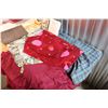 Image 3 : Lot of Blankets, Pillow Cases, Table Cloths, Bed Sheets, Shower Curtain, Etc