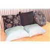 Image 2 : Lot of Cushions (5)
