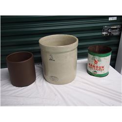 Medalta 3 Crock, Nanouk Castrol Tin And Extra Crock