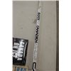 Image 4 : Canadien 6001 Signed Hockey Stick& Hockey Related Books