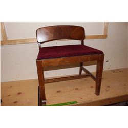 Wooden Music Chair (22”x24”)
