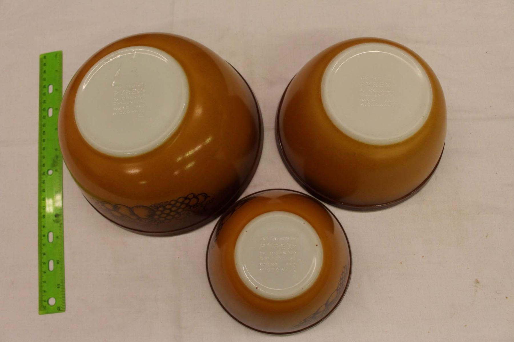 Pyrex Fruit Set Bowls (3) - Bodnarus Auctioneering