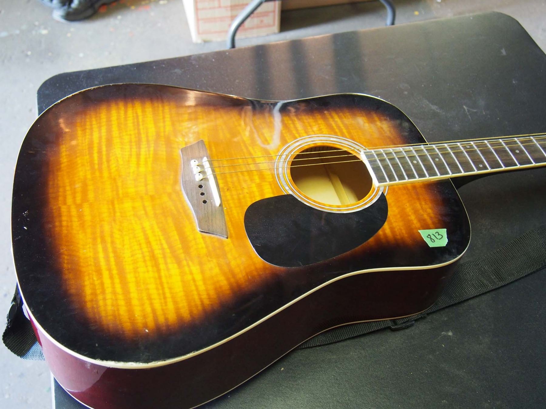 GWL Guitar Washburn Limited)