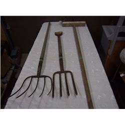 Broom, Potato Fork& Pitch Fork
