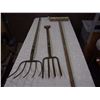 Image 1 : Broom, Potato Fork& Pitch Fork