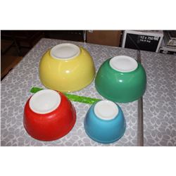 1949 Primary Pyrex Bowls (4)