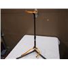 Image 3 : Yorkville Guitar Stand W/ Microphone Cable