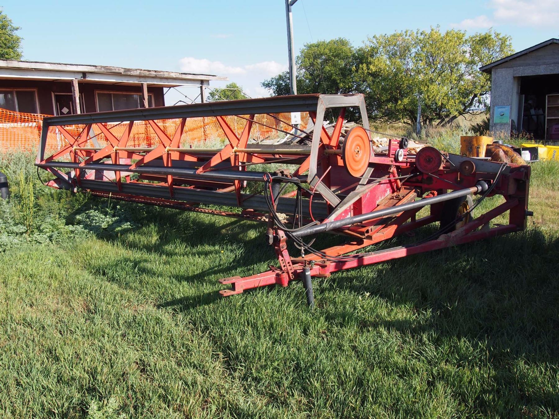 Versatile 18Ft Pull-Type Swather - Bodnarus Auctioneering