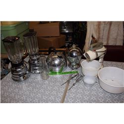 Lot of Vintage Kitchenware (Osterizer Blenders (2)(Working), Kettle, Coffee Pot, Mix-Maid Master(Wor