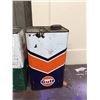 Image 4 : Lot 1 Gallon Oil Cans (3) (Esso, BA, Gulf)
