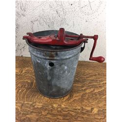 Husky Igloo Ice Cream Maker (Mendota Illinois)