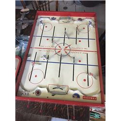 Table top National Hockey Game by MUNRO, Late 50s (All men are accounted for, rods work good, no puc