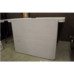 Plastic Folding Table w/Handle