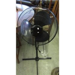 OSCILLATING FLOOR FAN