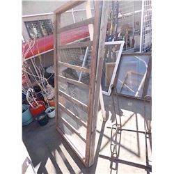 WOOD FRAMED SCREEN FOR SIFTING DIRT