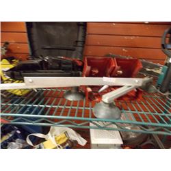 SAW HORSE BRACKETS & 4-WAY SUCTION CUP