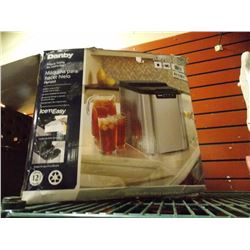 PORTABLE ICE MAKER - DANBY