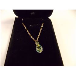 CRYSTAL PENDANT WITH GOLD TONE CHAIN