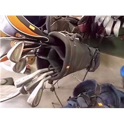 SET OF GOLF CLUBS & CART