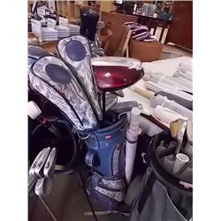 SET OF GOLF CLUBS & CART