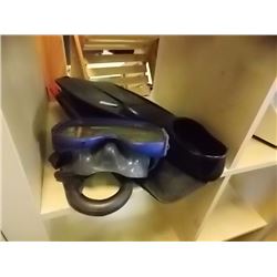FLIPPERS, SNORKLE & MASK