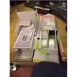 LARGE LOT OF DOLL HOUSE PARTS