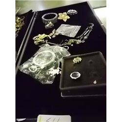 TRAY OF COSTUME JEWELRY - TRAY NOT INCLUDED