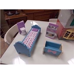 DOLL HOSUE FURNITURE - 4 PC TTL sound in toilet