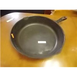 CAST IRON FRYING PAN
