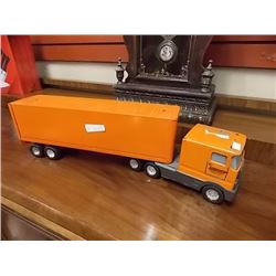 VINTAGE NYLINT SCHNEIDER METAL TRACTOR & TRAILER - 20" LONG