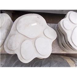 CONCRETE - STEPPING STONE - PAW - MED
