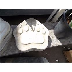 CONCRETE - STEPPING STONE - CLAW - MED