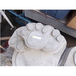 CONCRETE - STEPPING STONE - PAW - SMALL - 5 TTL
