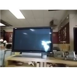 HITACHI T.V. / MONITOR - NO HDMI