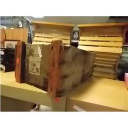 VINTAGE WOOD BOX
