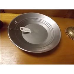 NEW GOLD PAN - ESTWING - METAL -