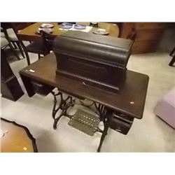 VINTAGE TREDLE SEWING MACHINE - STANDARD
