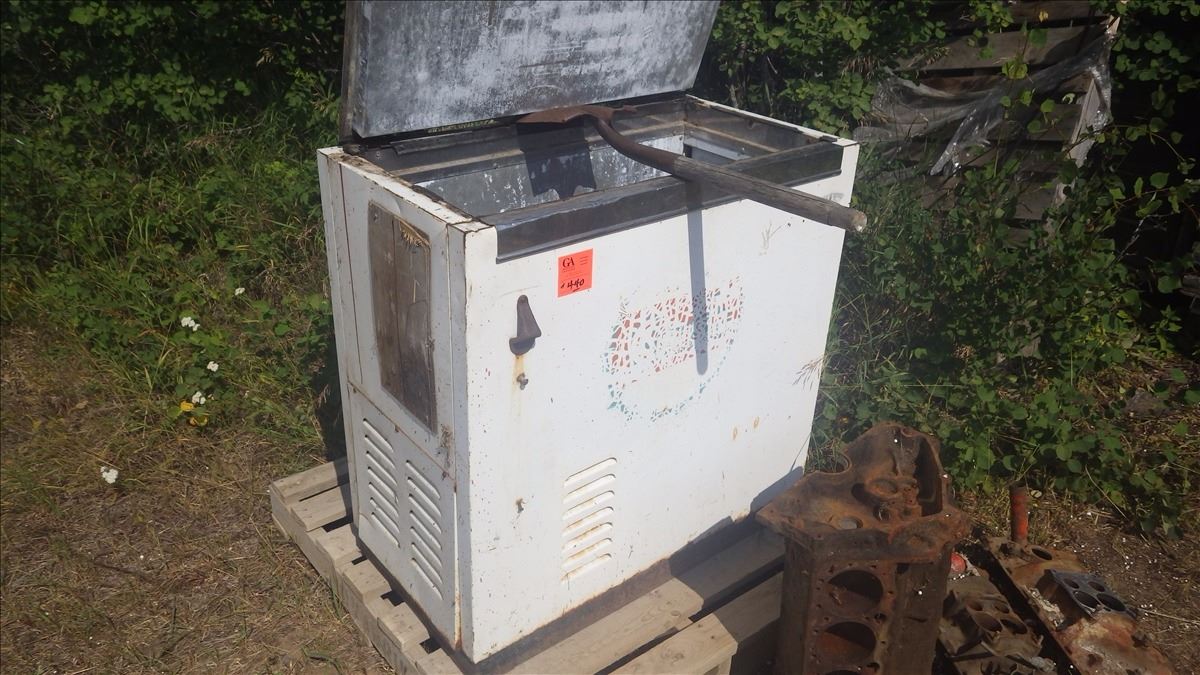 ANTIQUE IDEAL POP COOLER