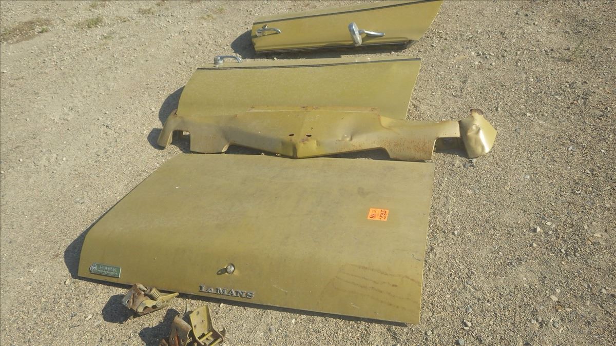 1970 1972 PONTIAC LEMANS CAR PARTS FUEL TANK, REAR BUMBER, FRONT