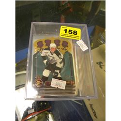 LARGE LOT OF HOCKEY CARDS