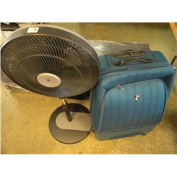 FLOOR FAN/GREEN LUGGAGE