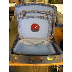 3 PIECE VINTAGE LUGGAGE SET