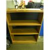 Image 1 : 3 SHELF OAK BOOKCASE