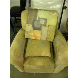 2 PICTURES AND OVERSTUFFEED MICROFIBER CHAIR