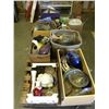 Image 1 : 2 PALLETS OF MISC CERAMIC AND GLASSWARE
