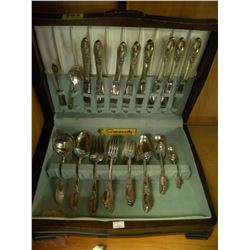 STAINLESS SILVERWARE IN CASE