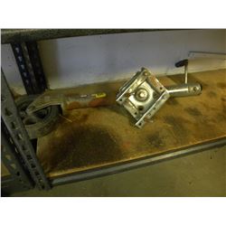 TRAILER JACK WITH WHEEL