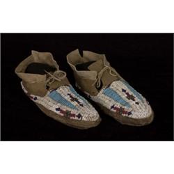 Old Pair of Plains Beaded Moccasins 9