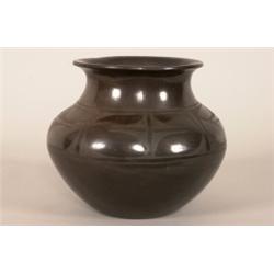 Large Santo Domingo Black on Black Po