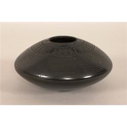 Fine Line Mata Ortiz Pottery by Hilar